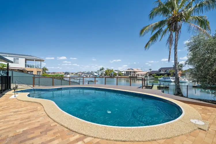 9 Resolute Court, Newport QLD 4020