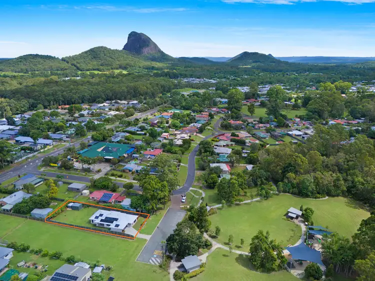 4 Pitt Street, Glass House Mountains QLD 4518