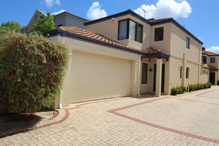 1/9 First Avenue, Applecross WA 6153