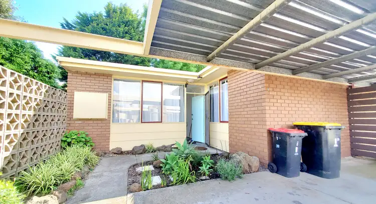 39 Sherwood Avenue