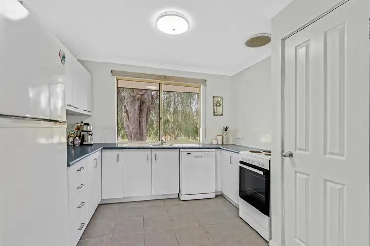 Fourth view of Homely house listing, 2/11 Lorikeet Loop, Broadwater WA 6280
