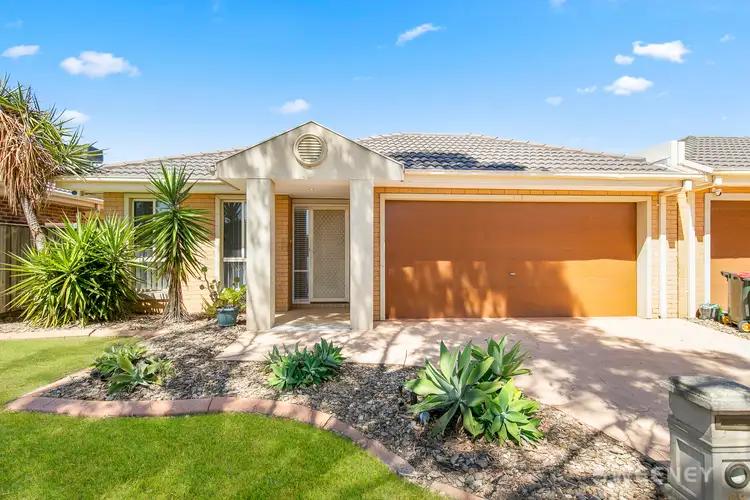 89 Middle Park Drive, Sanctuary Lakes VIC 3030