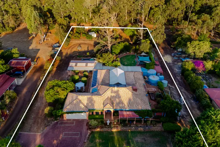 18 Powderbark Close, Jarrahdale WA 6124