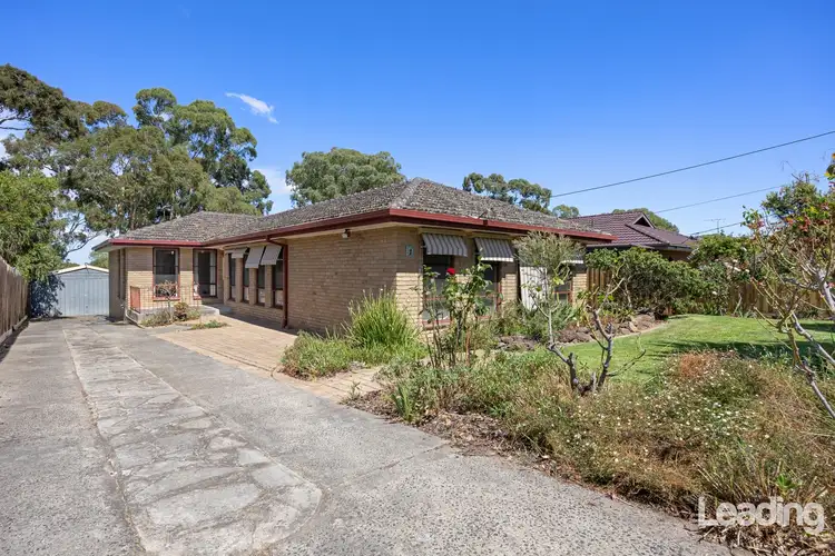 9 Gilchrist Crescent