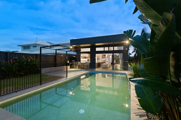 93 Albion Avenue, Miami QLD 4220
