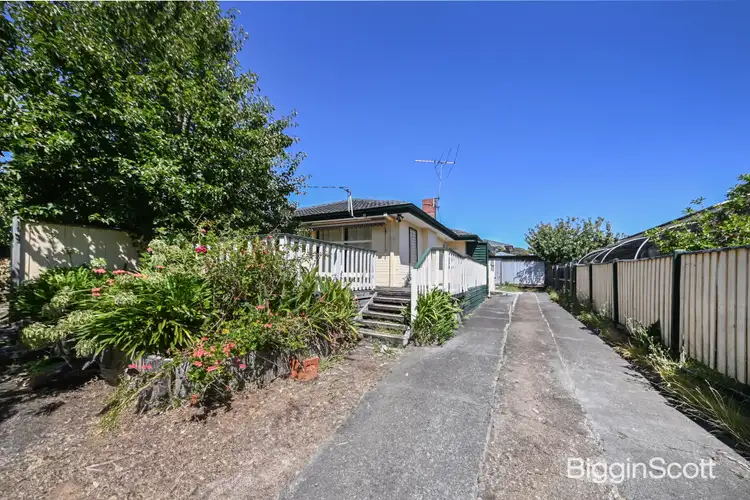18 Beverley Street, Scoresby VIC 3179