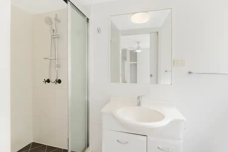 Sixth view of Homely apartment listing, 2/25 Federation Avenue, Broadbeach QLD 4218