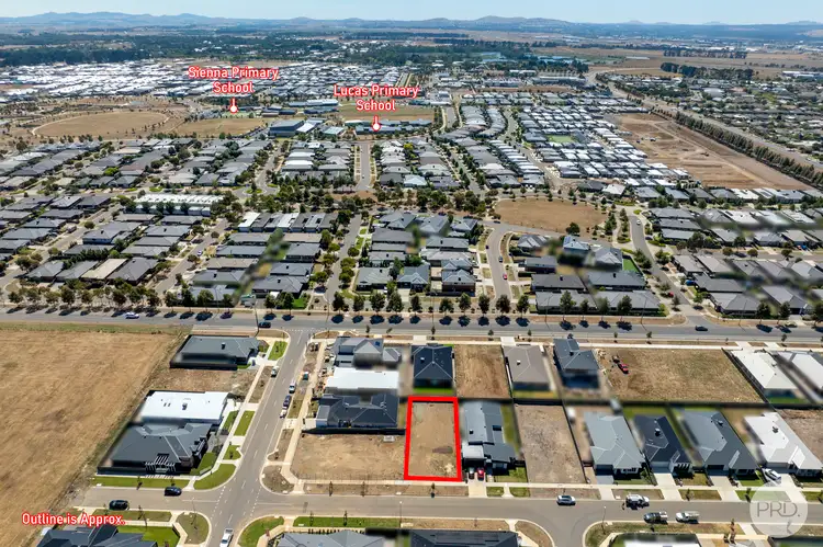 22 Hutchinson Drive, Lucas VIC 3350