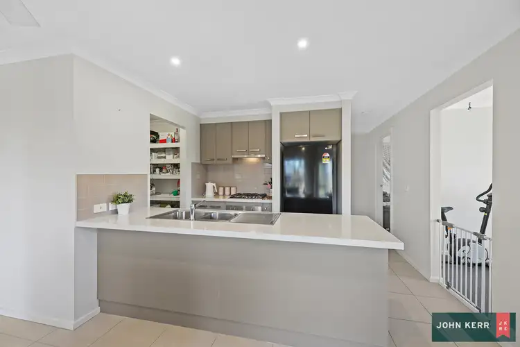 Fifth view of Homely house listing, 8 Avoca Place, Moe VIC 3825