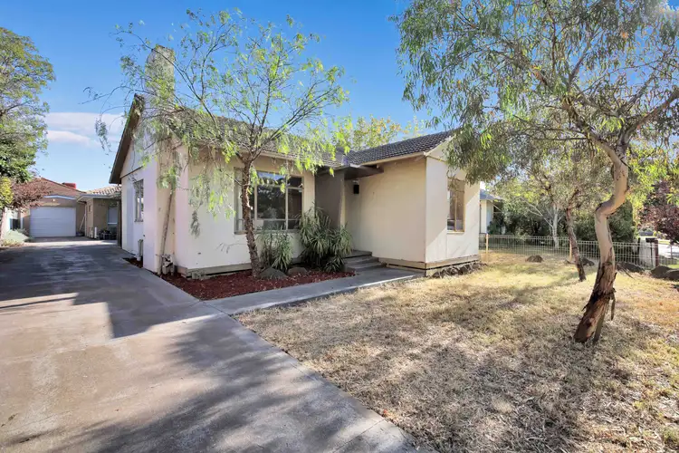 1/3 Charlesworth Street, Laverton VIC 3028