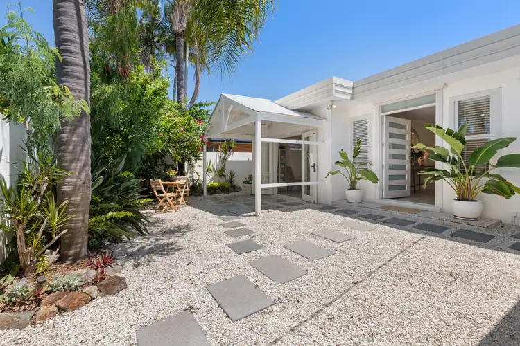 55 Surfers Avenue, Mermaid Waters QLD 4218