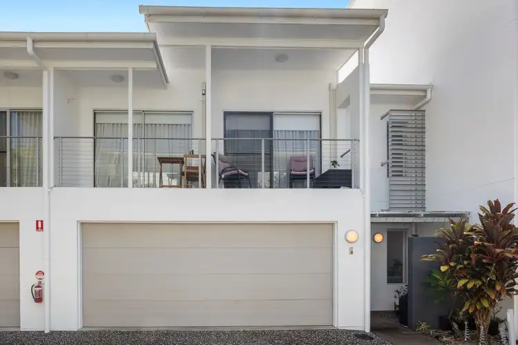 8/10 Grand Parade, Kawana Island QLD 4575