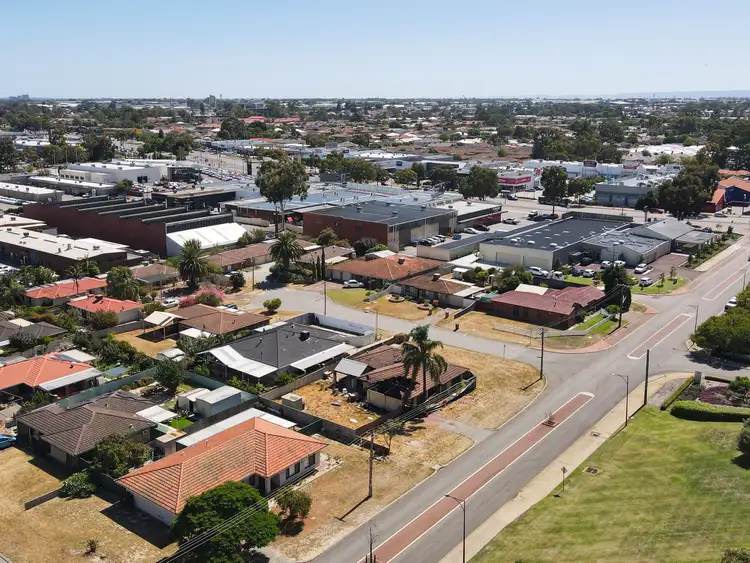 Seventh view of Homely house listing, 18 George St West, Cannington WA 6107