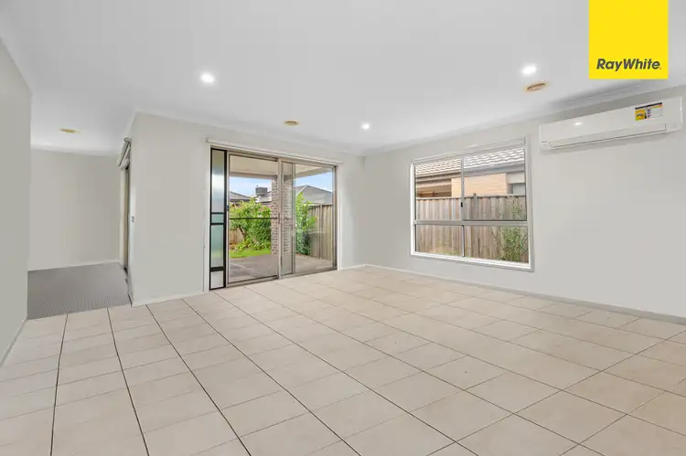 Fifth view of Homely house listing, 8 Foyle Crescent, Weir Views VIC 3338