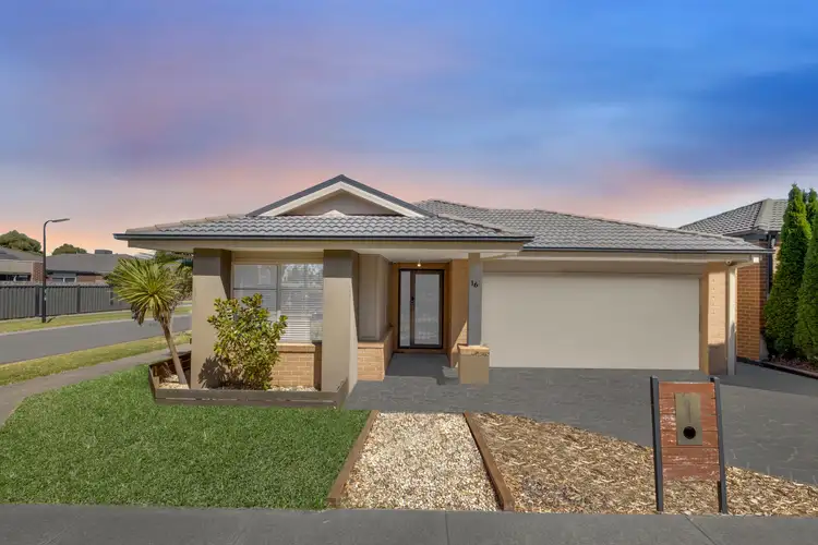 16 Maloney Avenue, Craigieburn VIC 3064