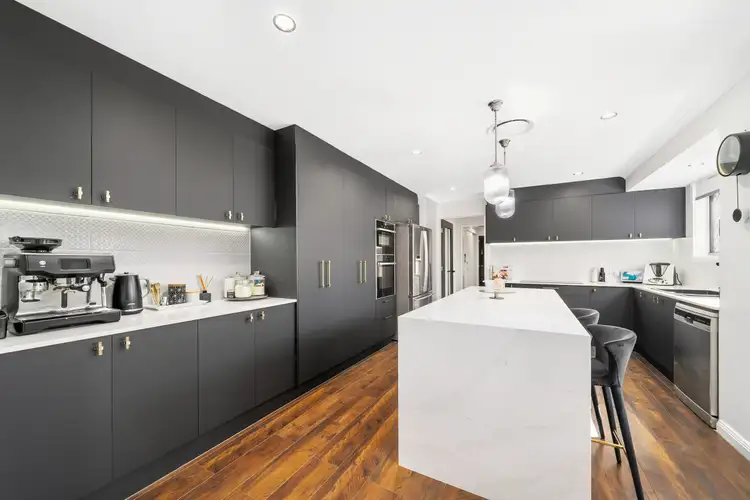 2 La Salle Drive, Newport QLD 4020