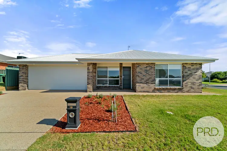 19 Quandong Place, Forest Hill NSW 2651