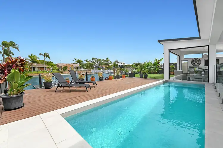 12 Bass Place, Paradise Point QLD 4216