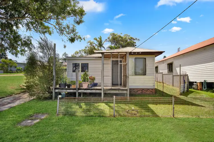 14 John Fisher Road, Belmont North NSW 2280