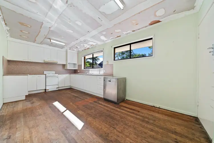 Sixth view of Homely house listing, 10 Lynshanel Court, Springwood QLD 4127