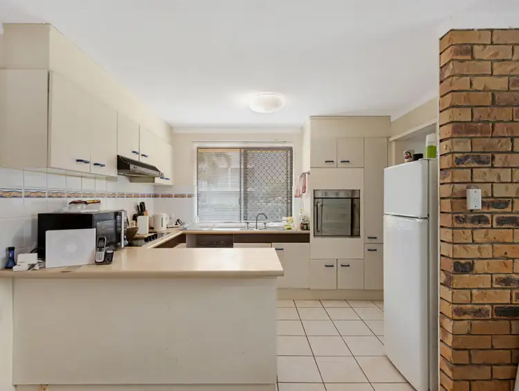 Fifth view of Homely unit listing, Unit 3/394 Esplanade, Torquay QLD 4655