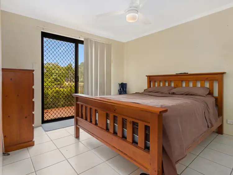 Sixth view of Homely unit listing, Unit 3/394 Esplanade, Torquay QLD 4655