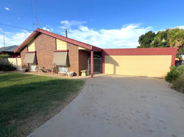 212 Henry Street, Deniliquin NSW 2710