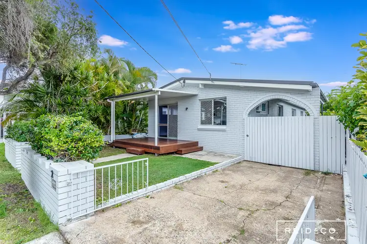 2 Woodcock Street, Scarborough QLD 4020