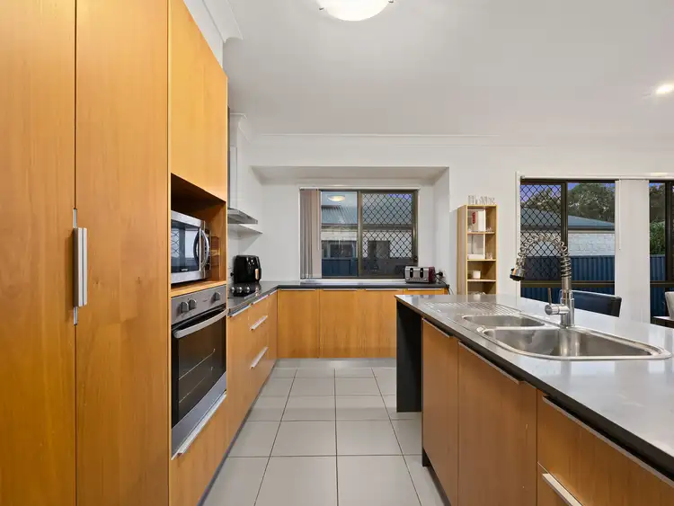 Fifth view of Homely house listing, 15 Hyperno Close, Raceview QLD 4305