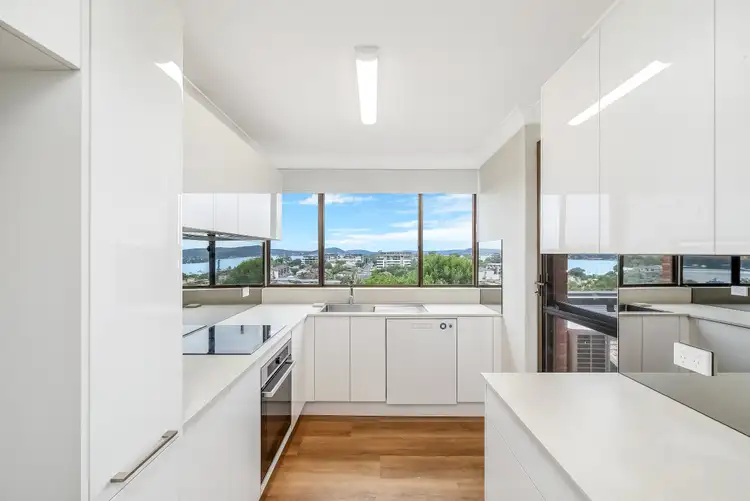 4/3 Joseph Lloyd Close, Gosford NSW 2250
