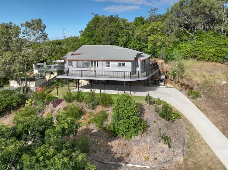 7 Robertson Close, New Auckland QLD 4680