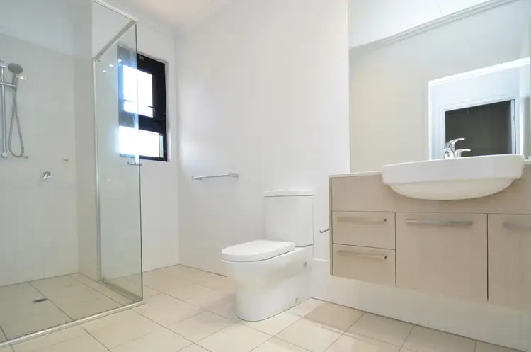 Sixth view of Homely apartment listing, 2/5 Kingsway Place, Townsville City QLD 4810