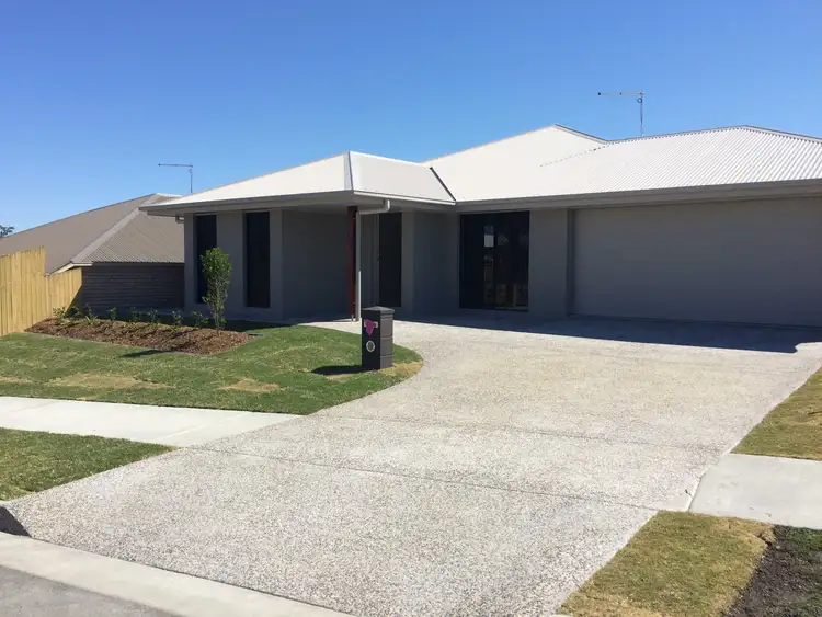 33 John Crescent, Pimpama QLD 4209