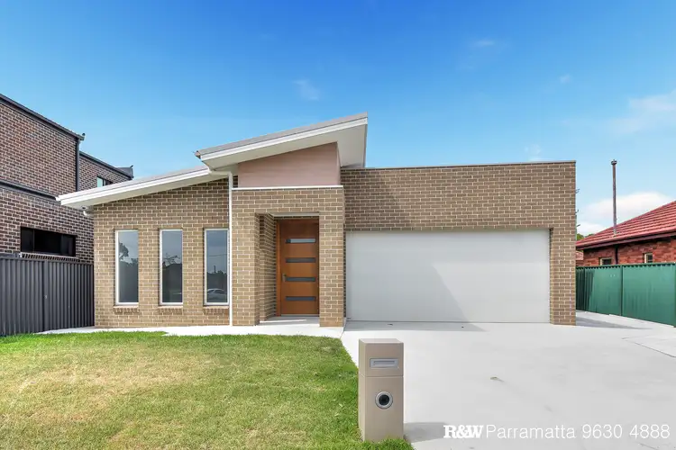 9 Rose Crescent