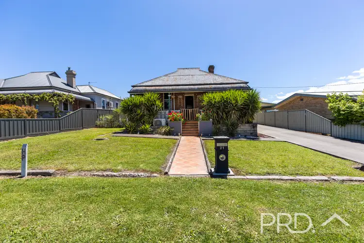 21 Merivale Street, Tumut NSW 2720