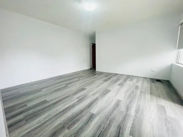 353 New Canterbury Road