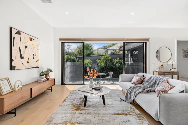 Main view of Homely unit listing, 2/11 Iramoo Street, Balwyn VIC 3103