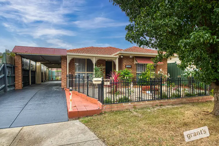 Fifth view of Homely house listing, 2 Amy Close, Pakenham VIC 3810