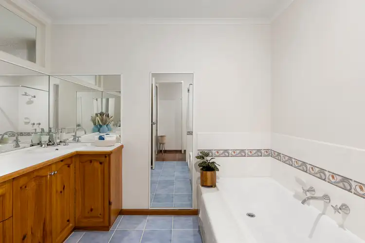Fifth view of Homely house listing, 25 Lumeah Crescent, Ferntree Gully VIC 3156