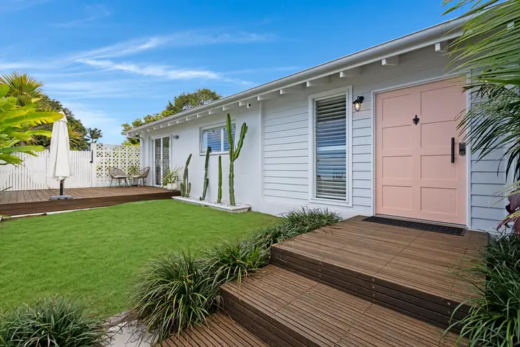 2 Falcon Court, Burleigh Waters QLD 4220