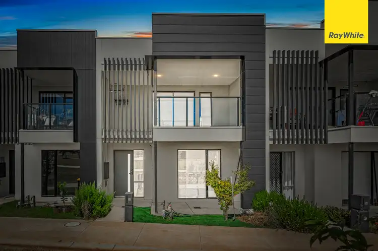 28 Odsal Walk, Strathtulloh VIC 3338