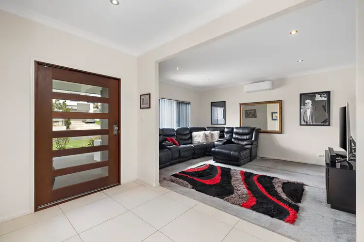 Second view of Homely house listing, 3 Bay Crest Place, Thornlands QLD 4164
