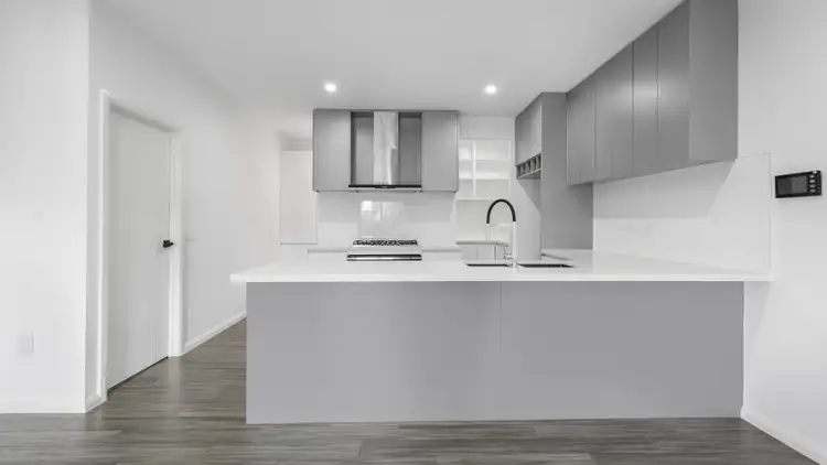 Fifth view of Homely house listing, 2 Parkfront Crescent, Roxburgh Park VIC 3064