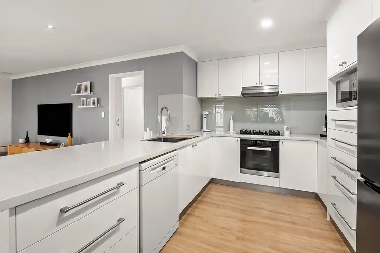 40 Normanby Bend, Success WA 6164