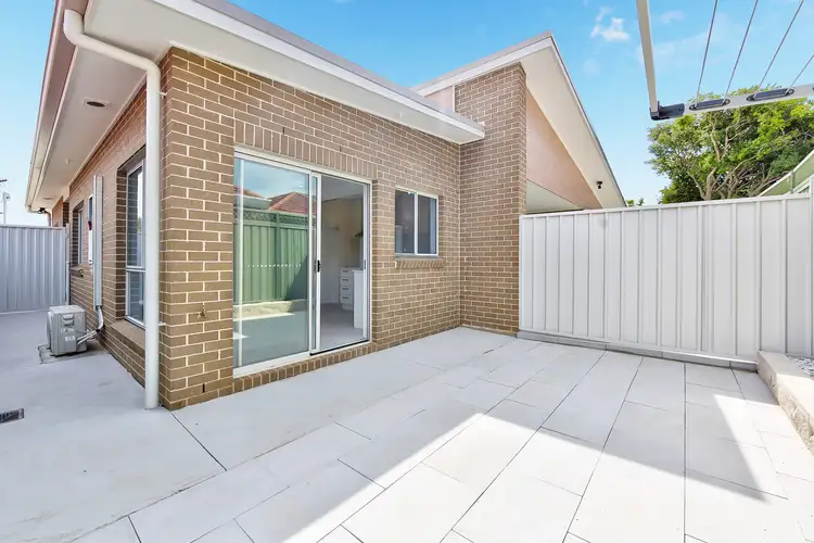 9A Rose Crescent