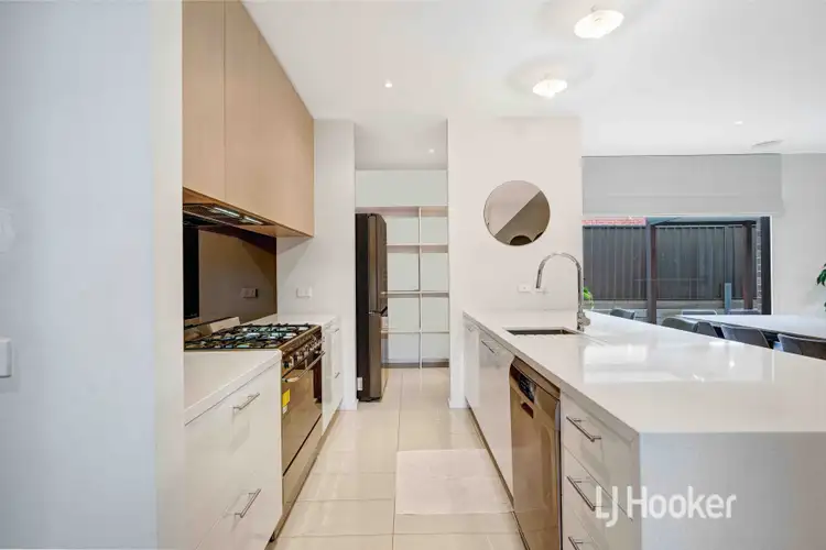 Fourth view of Homely house listing, 8 Crystal Road, Cobblebank VIC 3338
