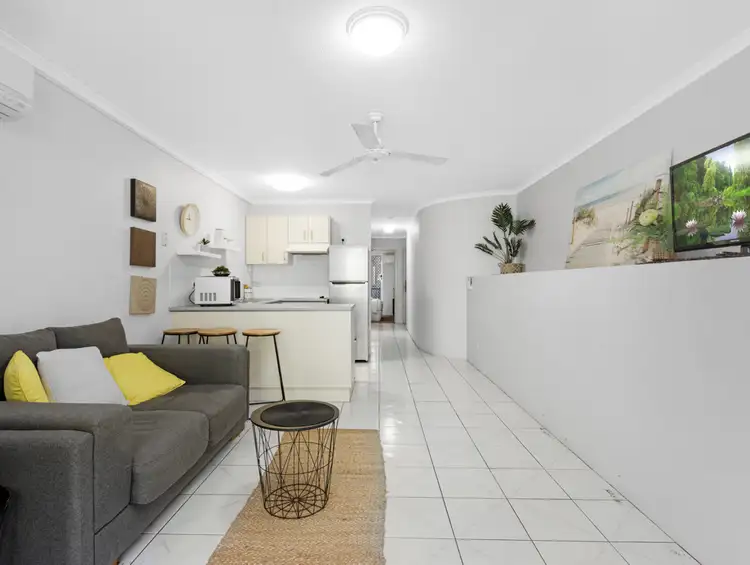 Fifth view of Homely unit listing, Unit 2/386 Esplanade, Torquay QLD 4655