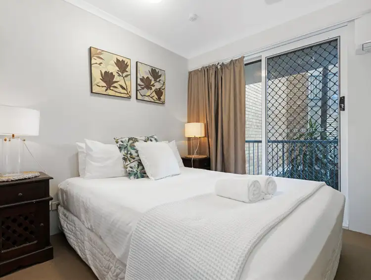 Sixth view of Homely unit listing, Unit 2/386 Esplanade, Torquay QLD 4655