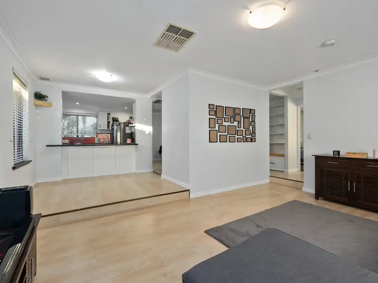 Fifth view of Homely house listing, 3 Excalibur Circle, Camillo WA 6111