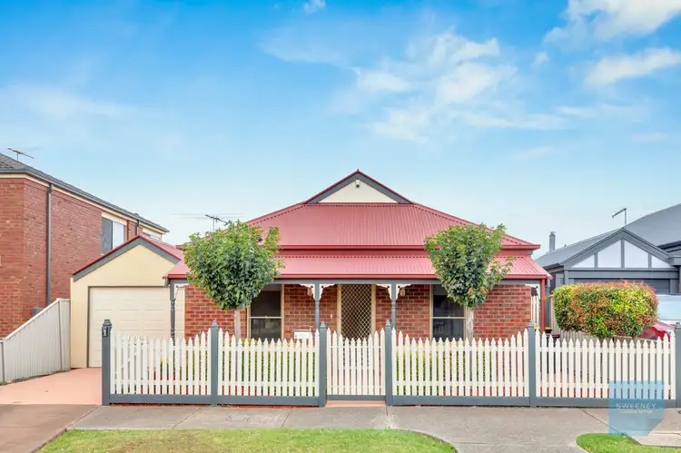 1 Hammersley Place, Caroline Springs VIC 3023